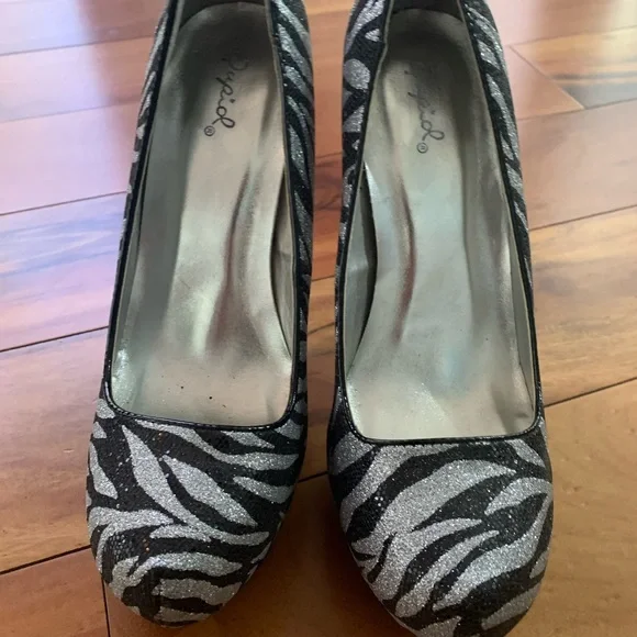 Charlotte Russe Platform Pumps Heels Slip On Stiletto Glitter Zebra Print Gray 9 - Picture 1 of 5